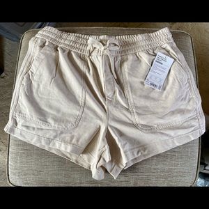Athleta NWT Farallon Heathered Short-Tan/Cream Sz 18
